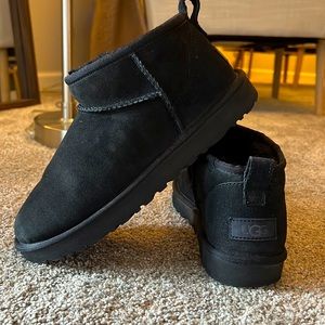 New condition ULTRA MINI UGG BOOTS - Black - Size 8